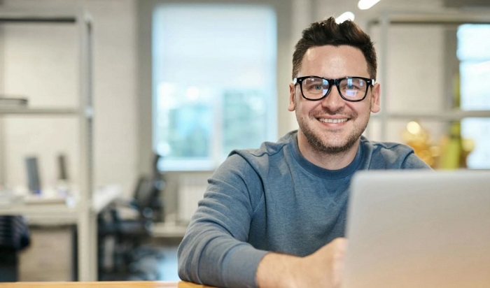 MetaTrader 5, une plateforme de trading multi-actifs primée en 2025 : quel impact pour les investisseurs de la Côte d’Azur ?